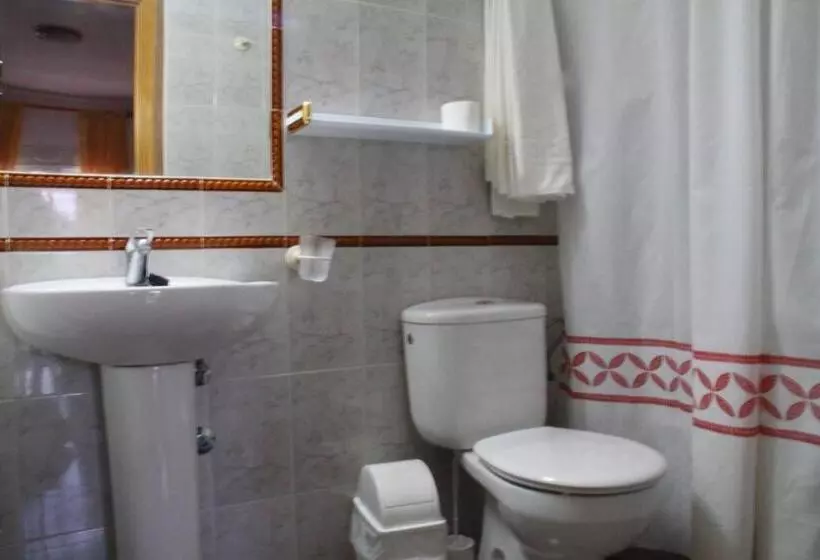 スタンダードトリプルルーム, Hostal El Mirador