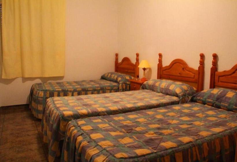 חדר סטנדרט לשלושה, Hostal El Mirador