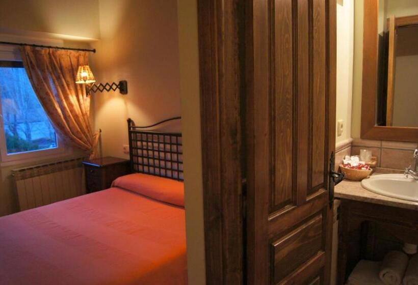 スタンダードトリプルルーム, Charle