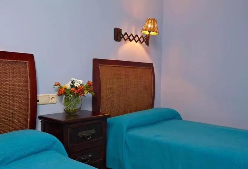 3-Bett-Standardzimmer, Charle