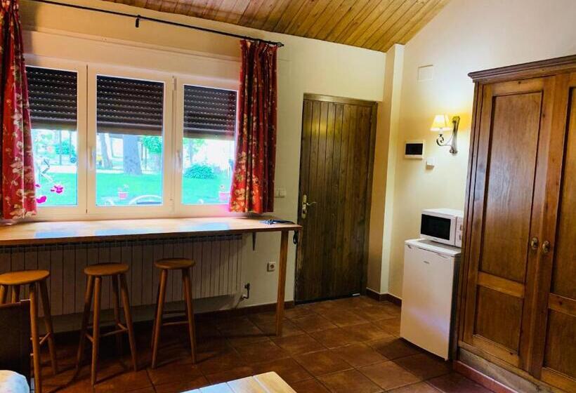 スーペリアールーム, Charle