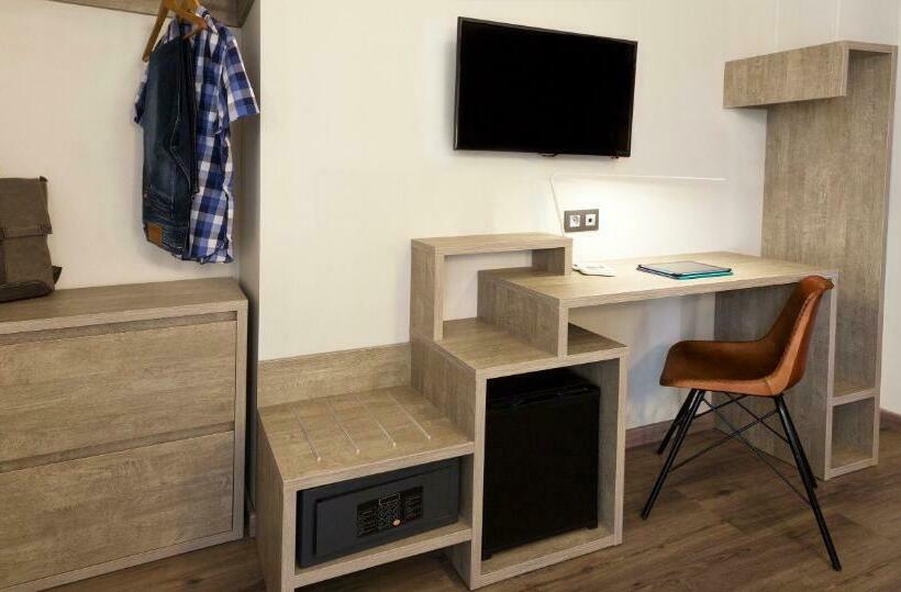 غرفة قياسية, Dos Rios Central