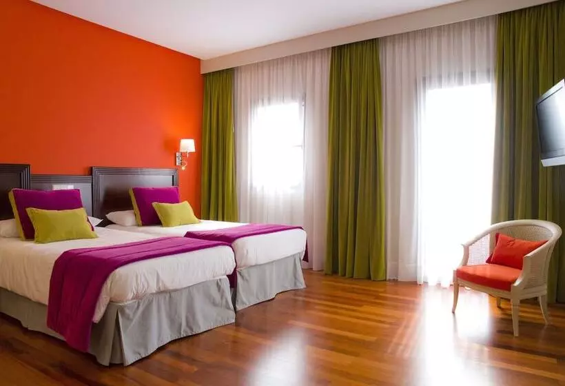 اتاق استاندارد با بالکن, Escuela Santa Brigida