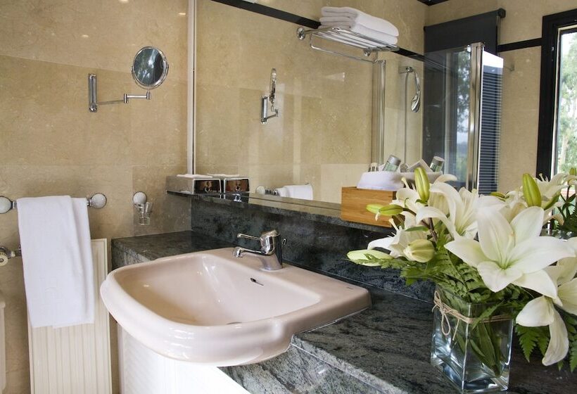 Номер Стандарт с Балконом, Escuela Santa Brigida