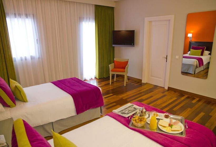 Номер Стандарт с Балконом, Escuela Santa Brigida