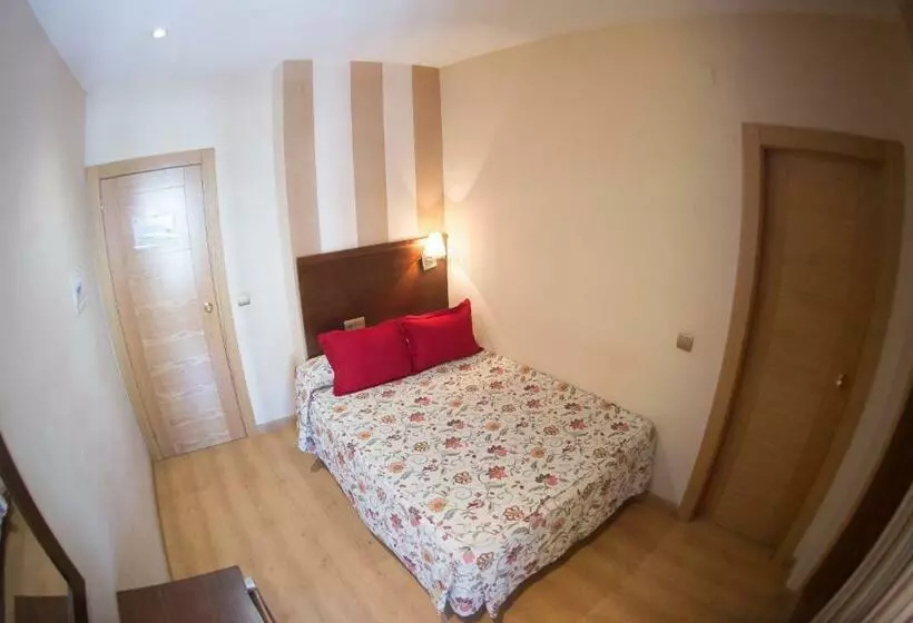 Habitación Estándar, Fernando Iv