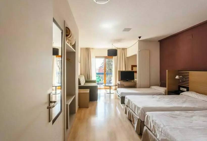 3-Bett-Standardzimmer, Oroel Hotel & Spa
