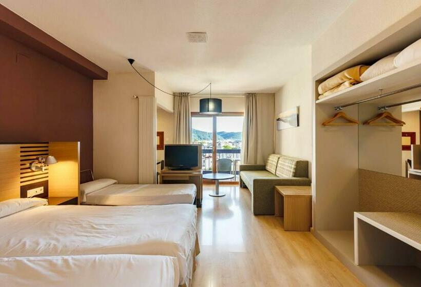 اتاق خانوادگی, Oroel Hotel & Spa