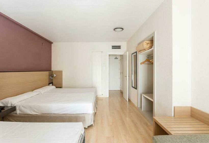 家庭间, Oroel Hotel & Spa