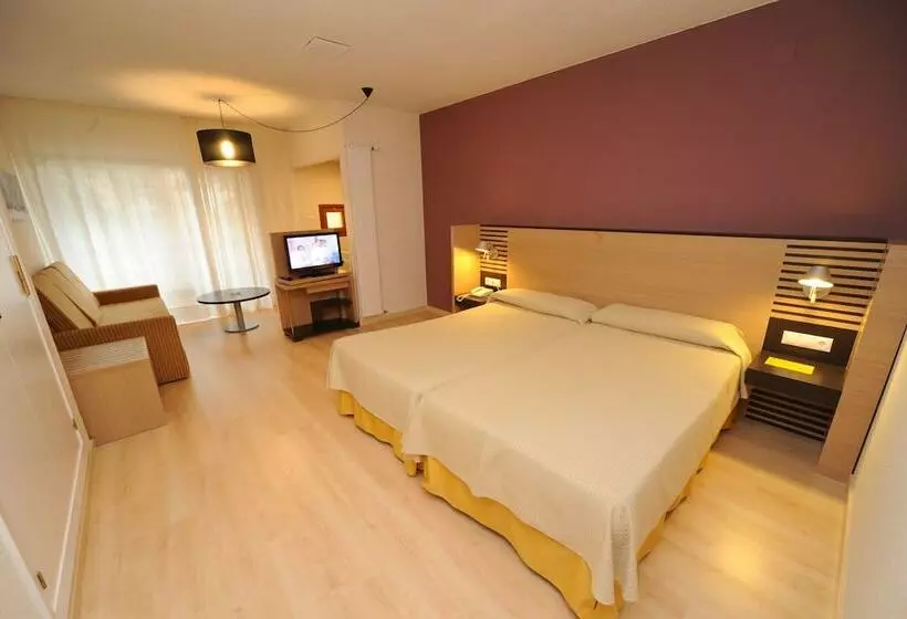 4 Bett Standardzimmer, Oroel Hotel & Spa
