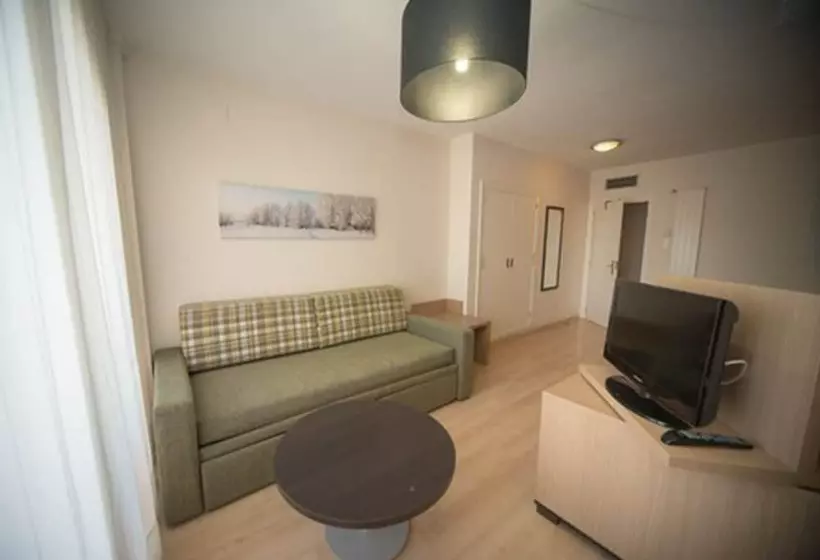 3-Bett-Standardzimmer, Oroel Hotel & Spa
