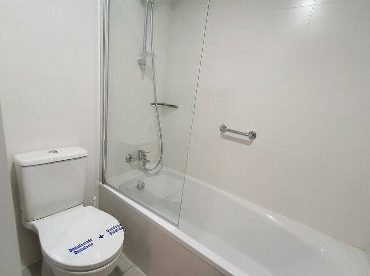Четырехместный Номер Стандарт, Oroel Hotel & Spa