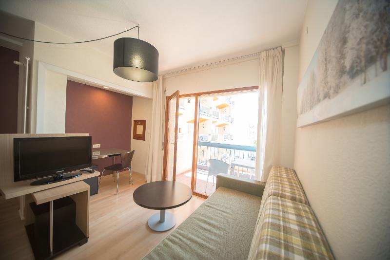 Номер Стандарт Трехместный, Oroel Hotel & Spa