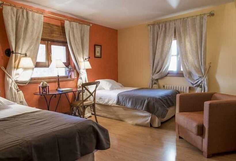 חדר סטנדרט לשלושה, Plaza