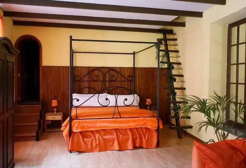 سوییت جونیور, Rural Villa Del Monte