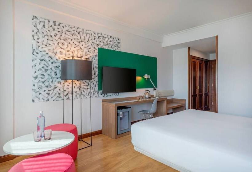 プレミアムルーム, Santiago Plaza Affiliated By Meliá