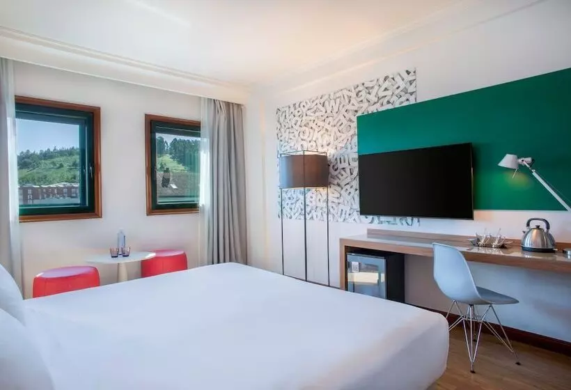 اتاق پرمیوم, Santiago Plaza Affiliated By Meliá
