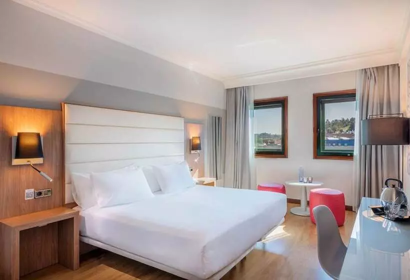 اتاق پرمیوم, Santiago Plaza Affiliated By Meliá