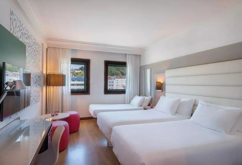 اتاق استاندارد سه نفره, Santiago Plaza Affiliated By Meliá