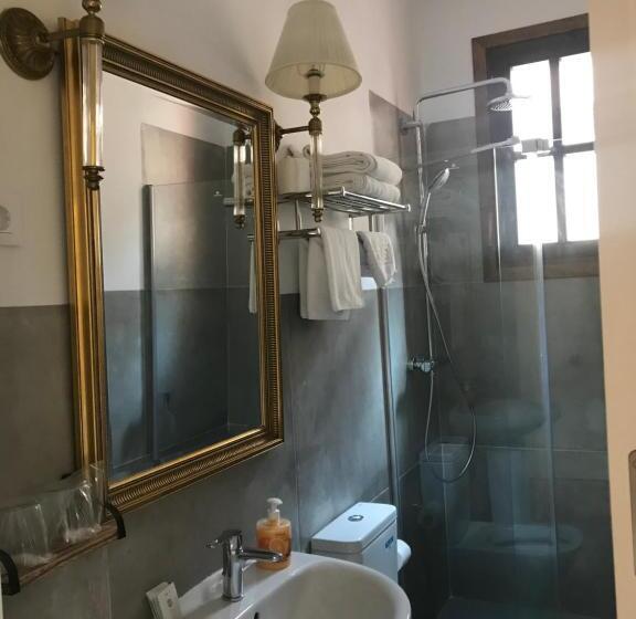 이코노미 룸, Spa Salinas De Imón