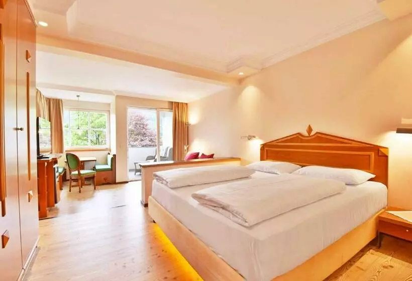 ジュニアスイート, Amerika Holzer Hotel & Resort