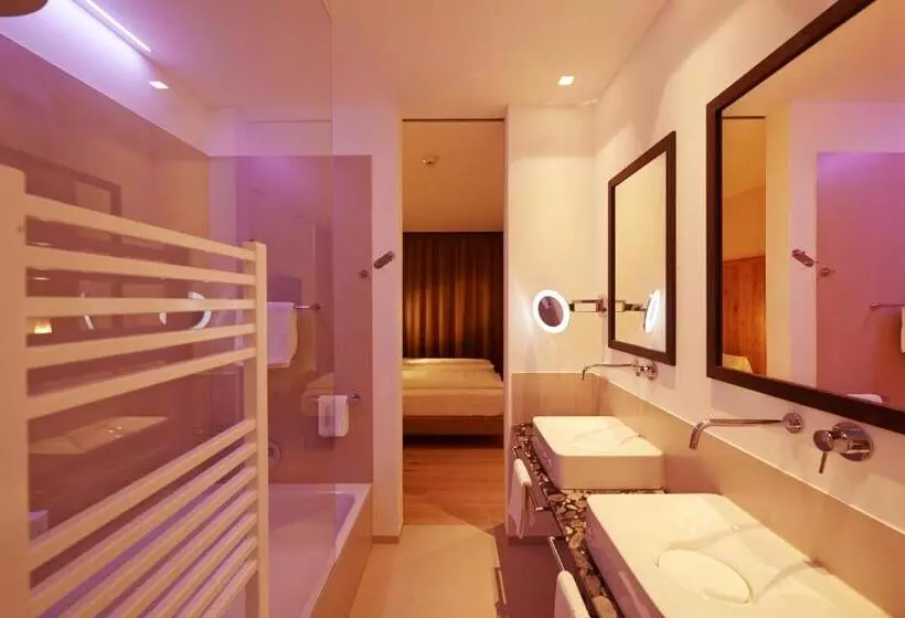 スイート, Amerika Holzer Hotel & Resort