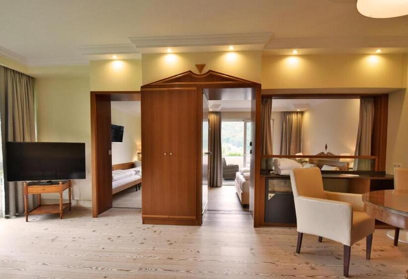 Люкс 2 Спальни, Amerika Holzer Hotel & Resort