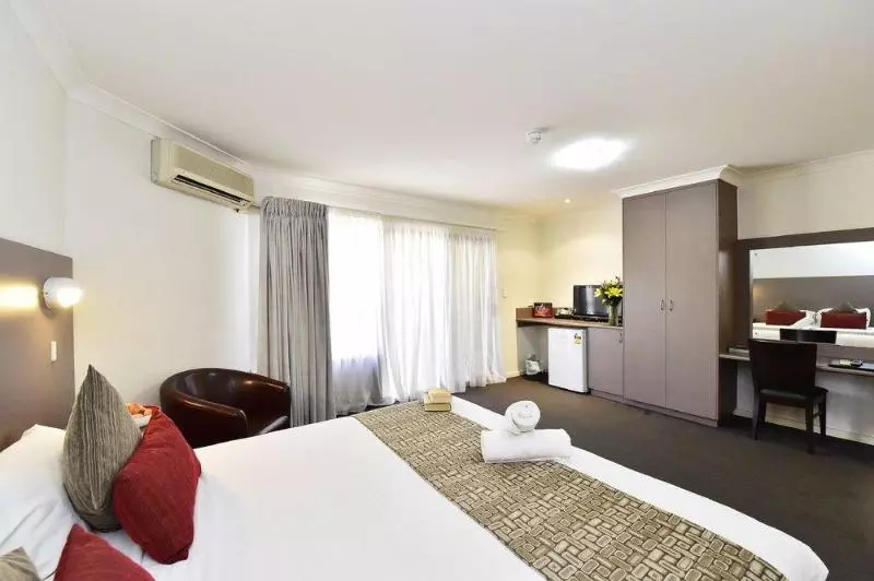 اتاق استاندارد با تخت بزرگ, Diplomat Hotel Alice Springs