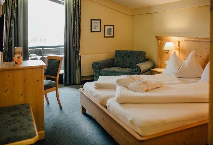 غرفة سوبيريور مزودة بشرفة, Familiengut Hotel Burgstaller