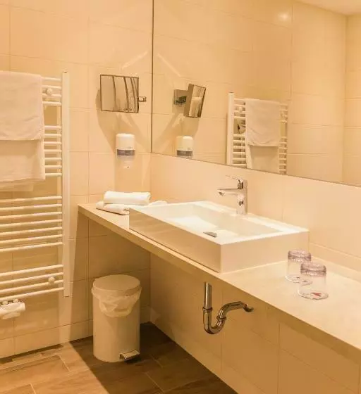 バルコニー付きスーペリアルーム, Familiengut Hotel Burgstaller