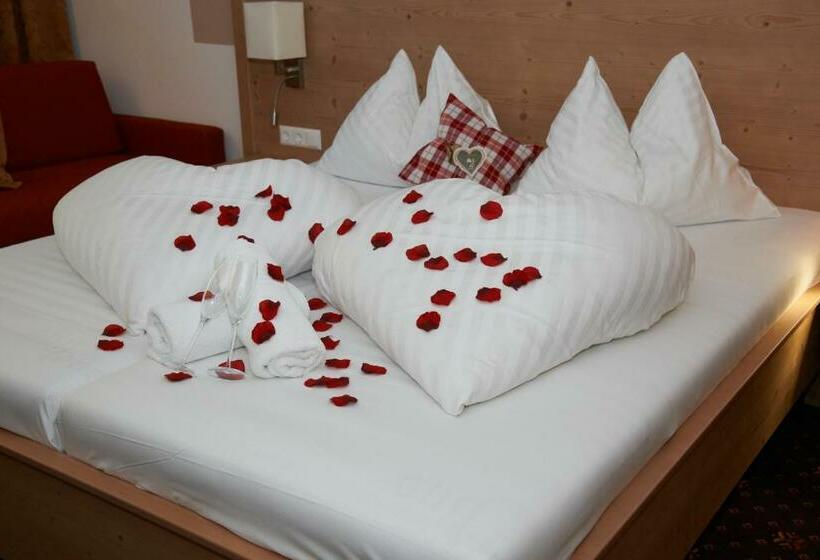 غرفة سوبيريور مزودة بشرفة, Familiengut Hotel Burgstaller