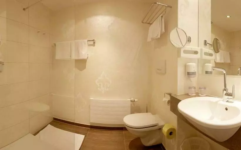 バルコニー付きスーペリアルーム, Familiengut Hotel Burgstaller