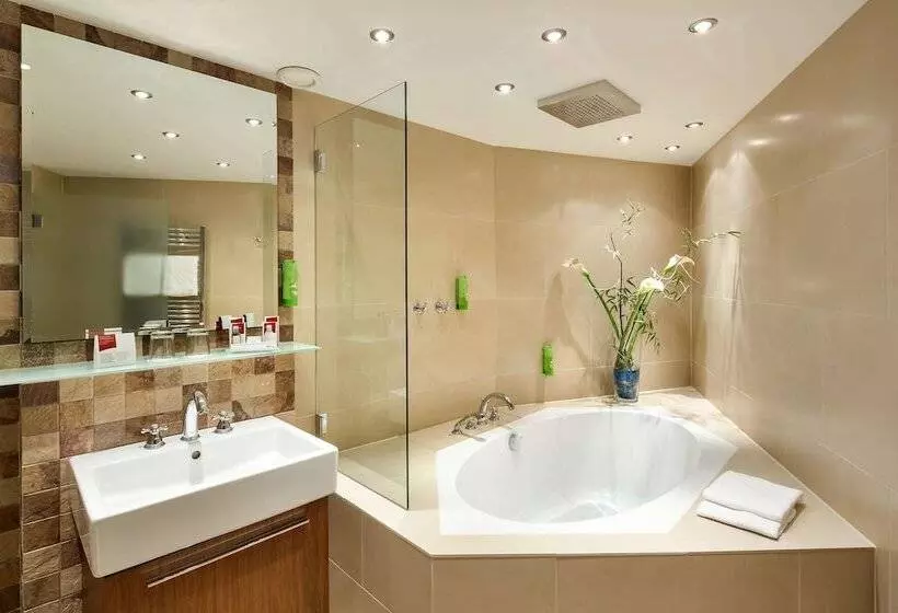 سوییت, Austria Trend Hotel Ananas Wien