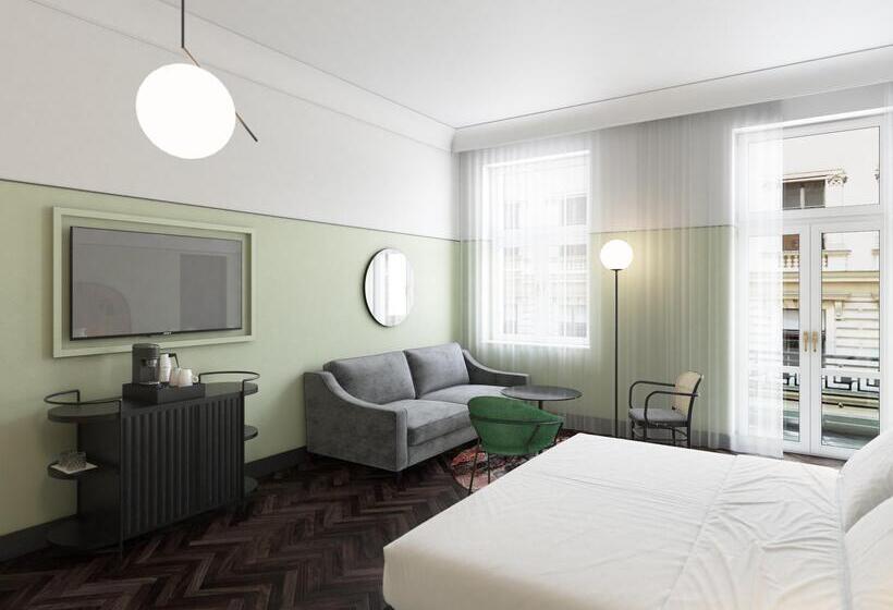 سوییت جونیور, Astoria Wien