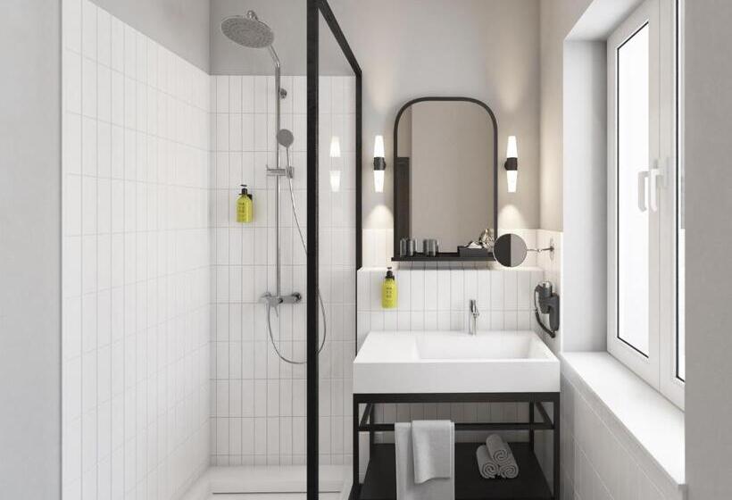 سوییت جونیور, Astoria Wien