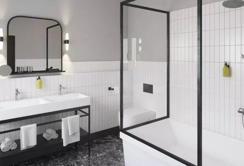 سوییت جونیور, Astoria Wien