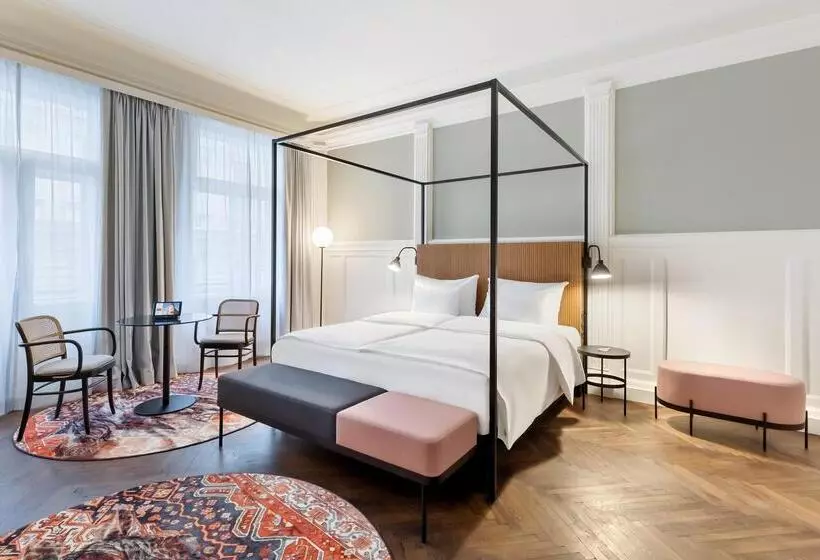 سوییت جونیور, Astoria Wien