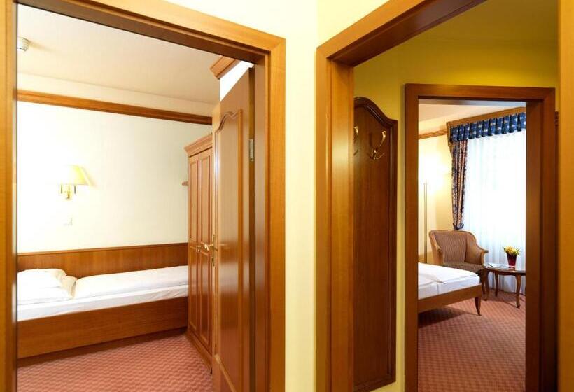 اتاق خانوادگی, City Central