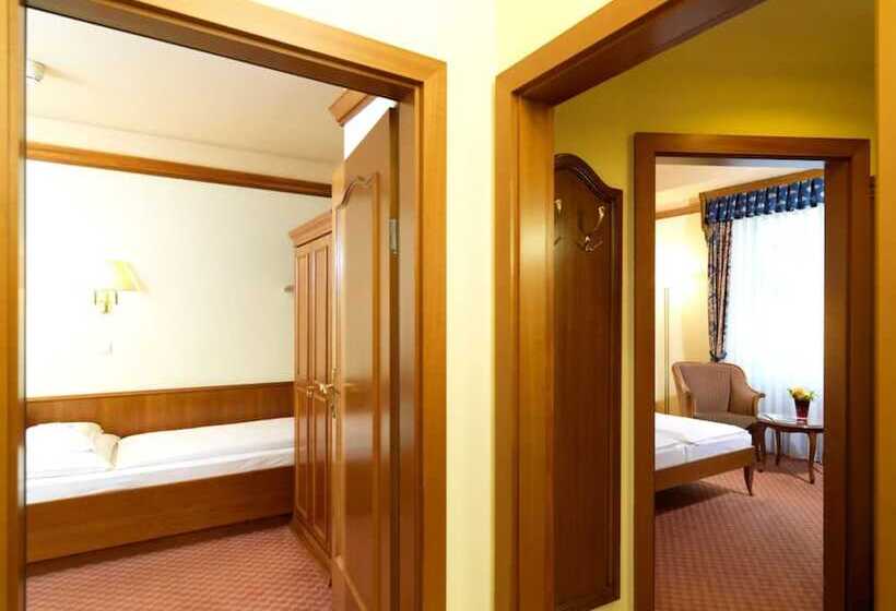 اتاق خانوادگی, City Central