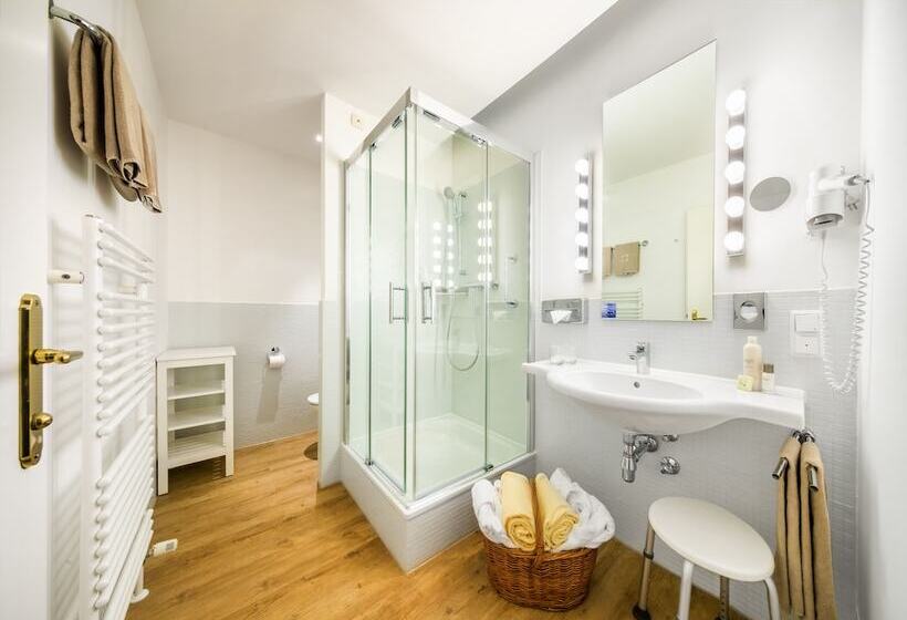 اتاق سوپریور, Das Gutenbrunn Thermen & Sport