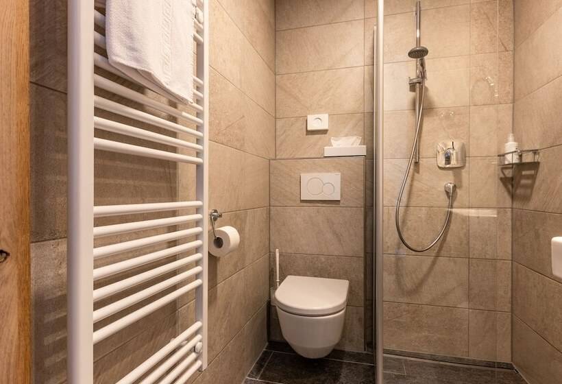 スタンダードシングルルーム, Hochfilzer