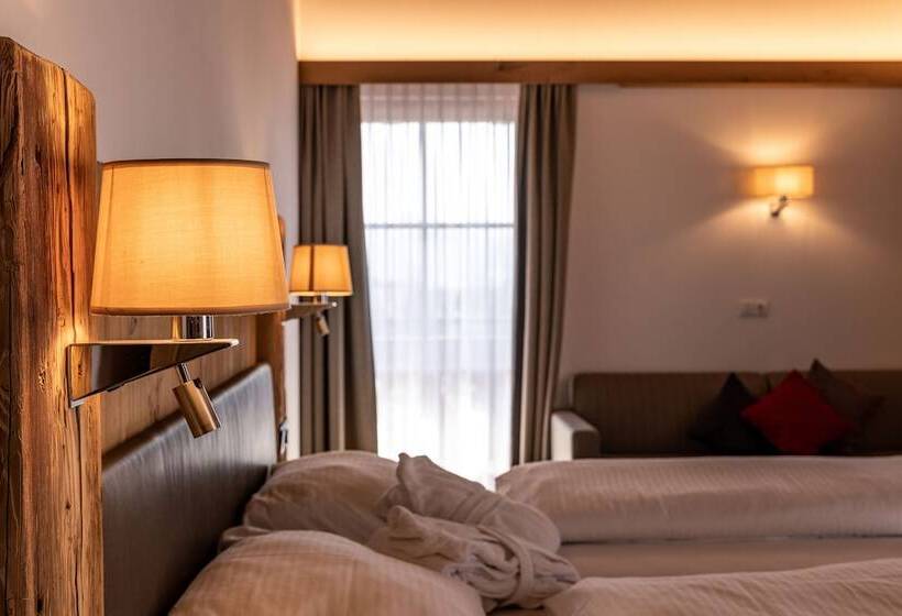 ファミリールーム, Hochfilzer