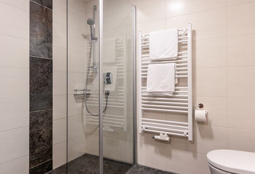 コンフォートトリプルルーム, Hochfilzer