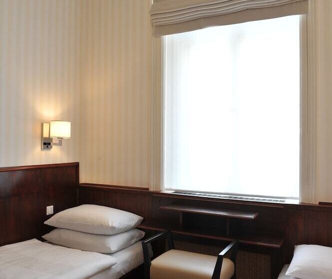 이코노미 룸, Karntnerhof