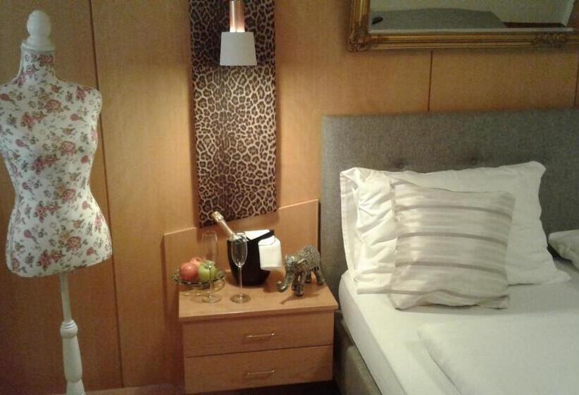 جناح مطلّ علي الجبل, Liebesnesterl Bergwirt   Boutique