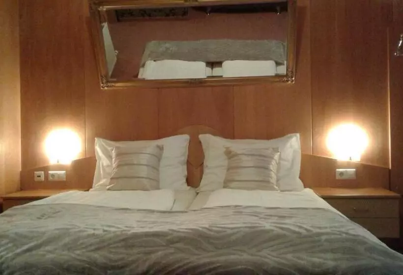 Standard-huone Parveke, Liebesnesterl Bergwirt   Boutique