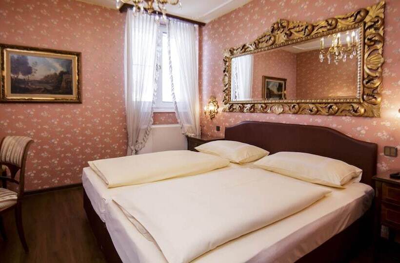 Номер Стандарт, Palais Porcia