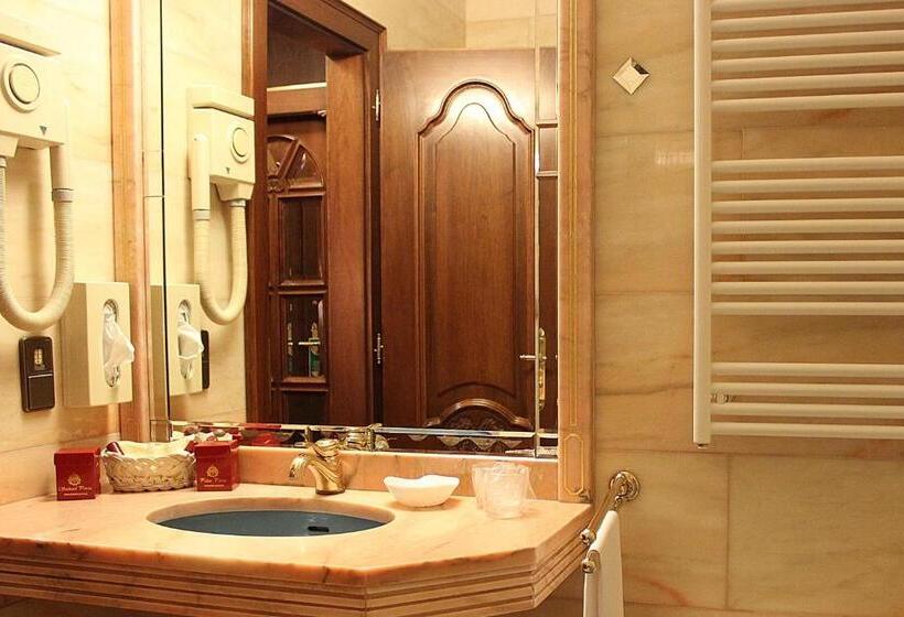 Номер бизнес-класса, Palais Porcia