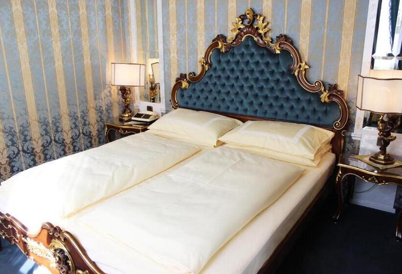 Люкс, Palais Porcia