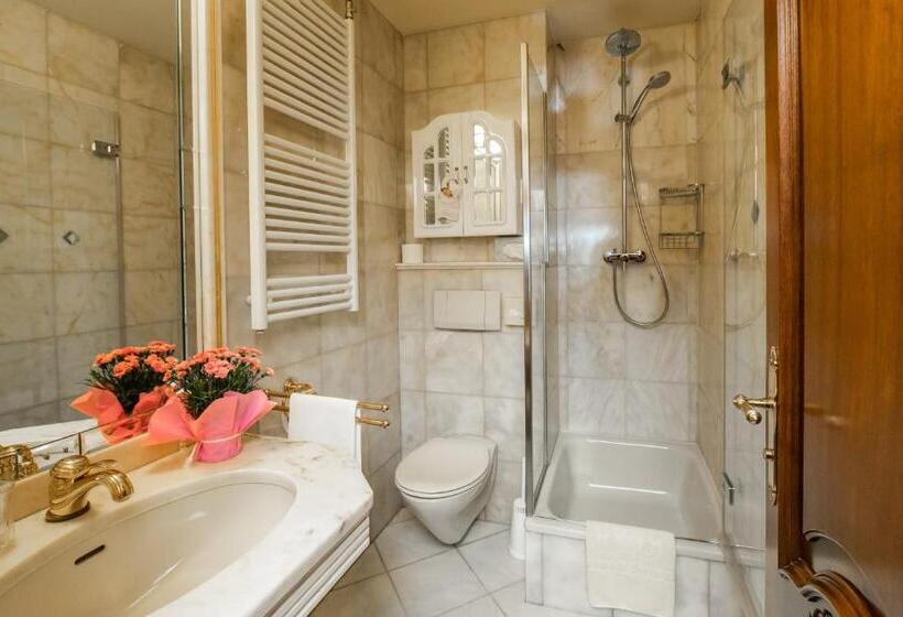 Номер Стандарт, Palais Porcia